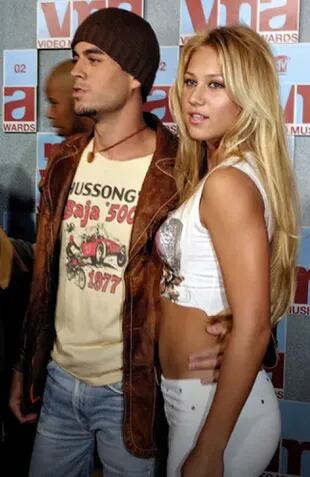 Enrique Iglesias y Anna Kournikova en los MTV Video Music Awards de 2002, cuando se mostraron juntos por primera vez (Foto: Archivo)