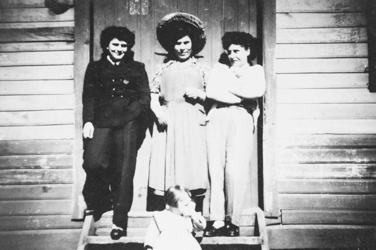 Evangelina Cofré, su tía Prosperina Cofré y Carmen Cofré.