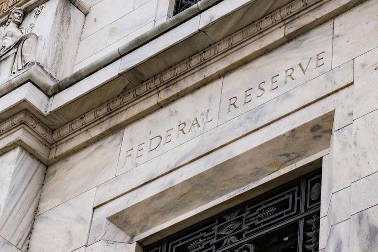 La Reserva Federal dijo que tiene previsto subir las tasas de interés “pronto”
