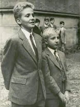Una de las fotos más conocidas de los hermanos Juan Carlos y Alfonso