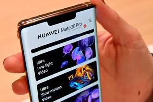 Los modelos más nuevos de Huawei como este Mate 30 Pro no recibirán actualizaciones de Android automáticamente, tras la cancelación de licencia de Google