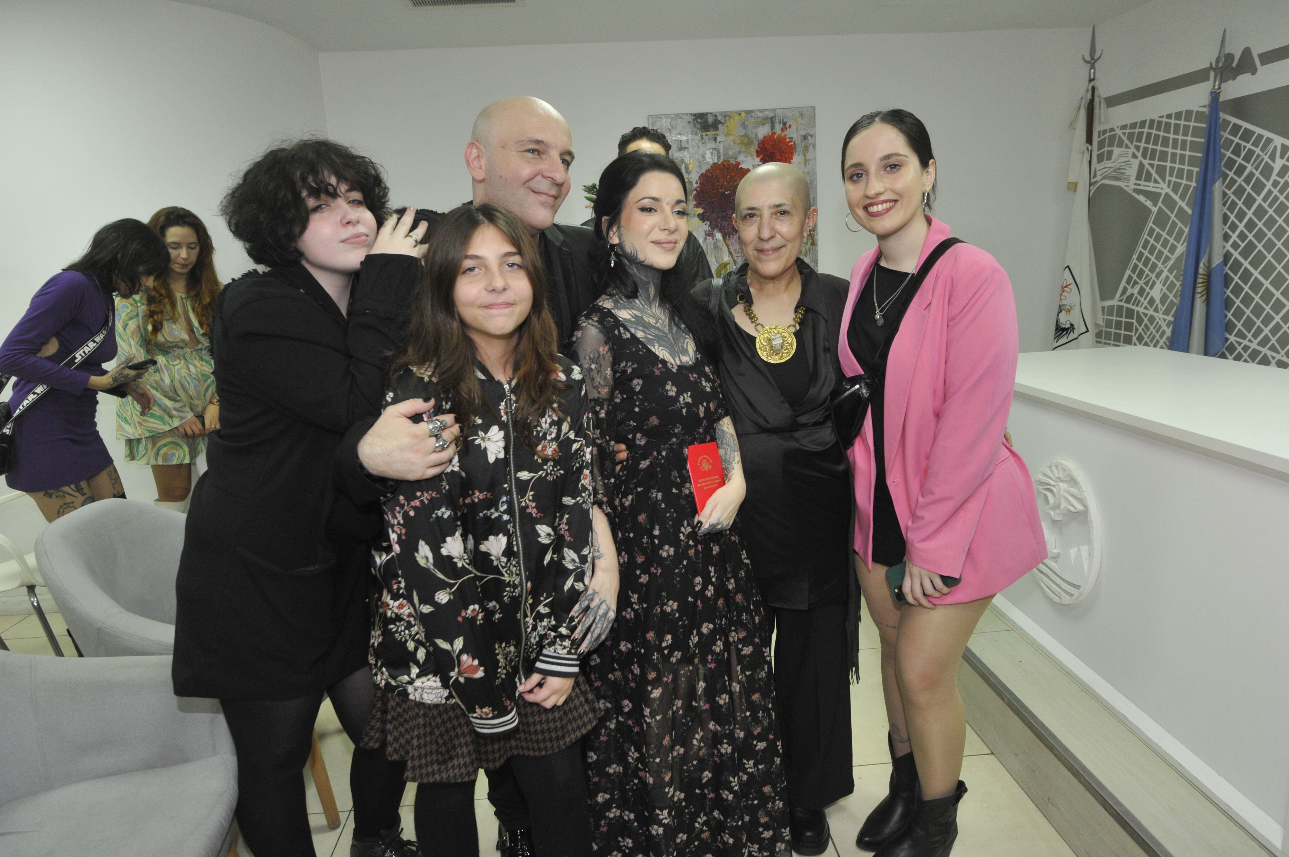 Alexis Puig contó con la compañía de sus hijas en su boda
