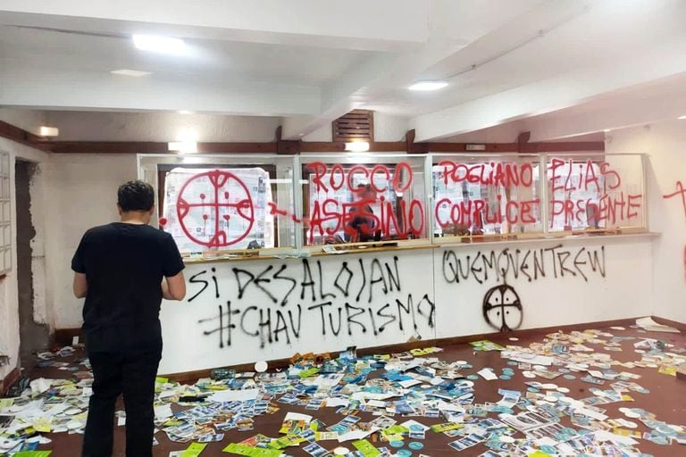 Vandalism at the Tourist Office of El Bolsón