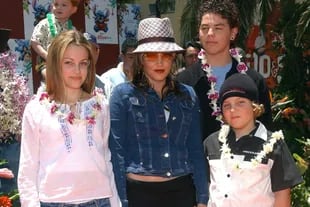 Lisa Marie Presley junto a sus hijos Benjamin Keough y Riley Keough 