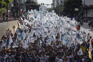 La Cámpora y otras organizaciones marchan a la Plaza de Mayo