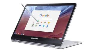 Las Samsung Chromebook Pro y Plus tienen pantallas táctiles de 12,3 pulgadas (2400 x 1600 pixeles), 4 GB de RAM, dos puertos USB-C y 1,1 kg de peso, además de 8 horas de autonomía; la diferencia entre los dos modelos es el procesador (un chip ARM en un caso, un Intel Core M3 en el otro) y el precio: