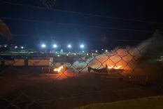 Incendiaron 5 autos en el predio de Aldosivi tras la derrota en Mendoza y el equipo en el descenso