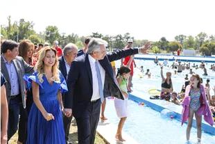 Alberto Fernández inauguró un centro recreativo en Ezeiza que lleva el nombre de Néstor Kirchner