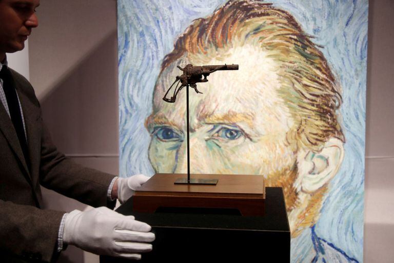Subastan hoy el revolver de Van Gogh: ¿Se mató o lo asesinaron?