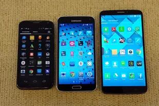 Un Motorola Moto X (pantalla de 4,7 pulgadas), Samsung Galaxy S5 (pantalla de 5,1 pulgadas) y el Alcatel OneTouch Hero (pantalla de 6 pulgadas)