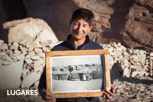 Conoció a sus abuelas por una foto de cien años de antigüedad que le trajeron los arqueólogos
