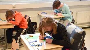 Desde 2016, en Finlandia se usa el método “phenomenon learning”, o aprendizaje por fenómenos, los alumnos pueden elegir un tema de su interés y planificar su desarrollo conjuntamente con sus profesores