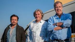 Richard Hammond, James May y Jeremy Clarkson, presentadores del show The Grand Tour, una producción original de Amazon que costó cerca de 200 millones de dólares