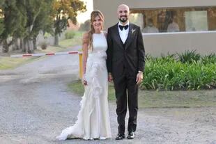 Abel Pintos y Mora Calabrese celebran su boda