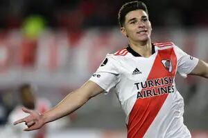 Un show histórico de Julián Álvarez: metió seis goles en el 8-1 de River a Alianza Lima