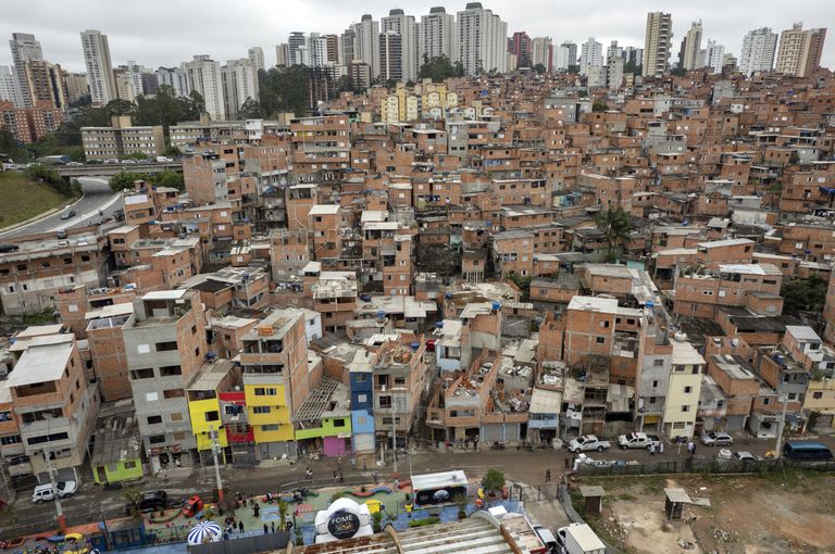 La favela de Paraisopolis en Sao Paulo, Brasil, el 16 de septiembre del 2021. (AP foto/Andre Penner)