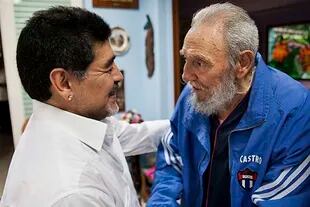 Varios años más tarde, otra reunión, ya en las postrimerías de la vida de Castro, que fallecería exactos cuatro antes que Maradona: el 25 de noviembre de 2016.