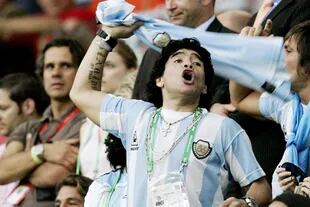 Maradona alienta a la Selección en Alemania 2006