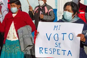 Del altiplano a Lima, los campesinos se movilizan para defender el voto a Castillo