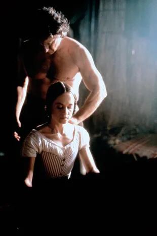 En La lección de piano (1993), Keitel tuvo escenas de desnudez parcial, con casi 60 años cumplidos