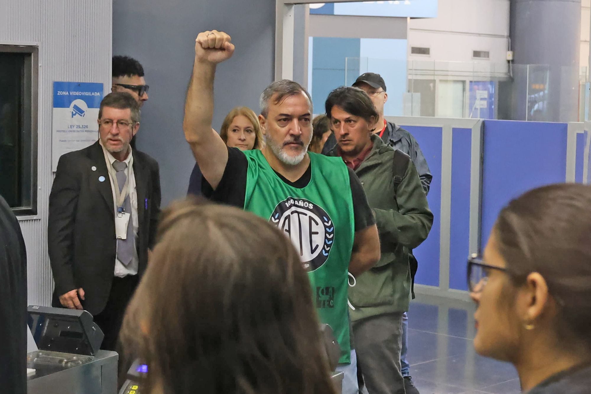 Rodolfo Aguiar, líder de ATE, en las protestas en ministerios y edificios públicos 