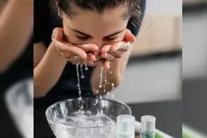 ¿Cuántas veces al día hay que lavarse la cara? La respuesta de los expertos para cuidar la piel