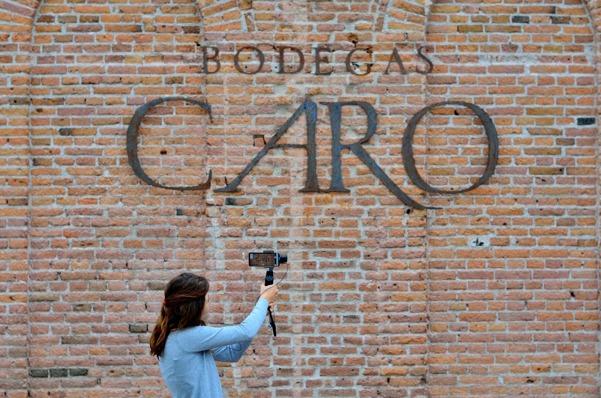 Bodegas CARO es la primera bodega en el mundo en abrir sus puertas al turismo virtual en vivo