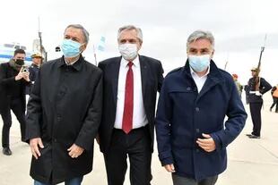 El Presidente llegó a Córdoba y visita la planta de Nissan junto a Schiaretti