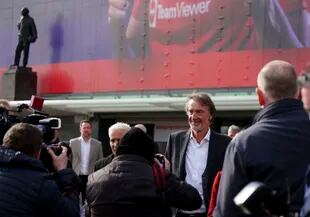 El empresario británico Jim Ratcliffe visitó Old Trafford el 17 de marzo pasado.