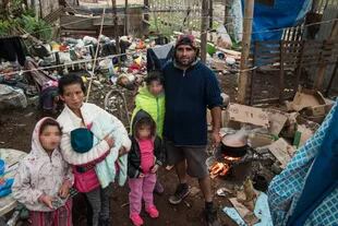 La familia Valenzuela vive en el barrio José Hernández también llamado "La Tablita"