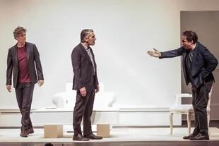 Pablo Echarri, Mike Amigorena y Fernán Mirás en escena