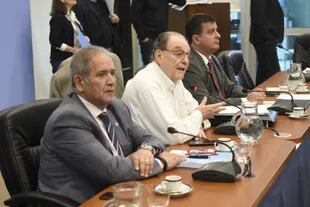Sergio Palazzo, Carlos Heller y Marcelo Casaretto, autoridades de la Comisión de Presupuesto
