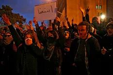 Estallan protestas en Irán para exigir la renuncia del líder supremo