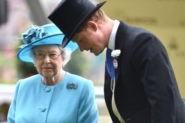 La decisión del príncipe Harry que le rompe el corazón a su abuela, la reina Isabel II