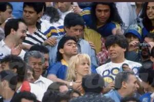 El hincha misterioso que fotografió a Maradona y a Carlin en La Bombonera