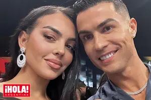 Cristiano Ronaldo y Georgina Rodríguez posan en una selfie de 1.5 millones de euros