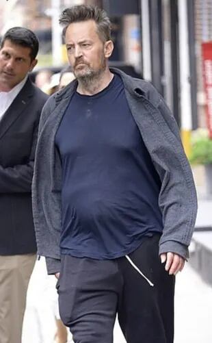 Matthew Perry fue captado en 2019 con un aspecto desaliñado antes de ingresar al hospital New York University Langone