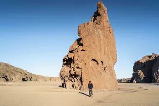 Piedra de Darwin. Tiene 20 metros de altura.