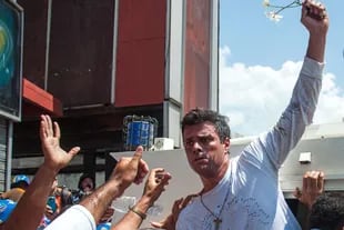 Leopoldo López se entregó este martes a las autoridades venezolanas
