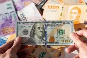 ¿A cuánto cotizan el dólar oficial y el blue este martes 19 de marzo?