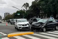 Un conductor alcoholizado se cruzó de carril y chocó de frente contra otro auto sobre la Avenida del Libertador