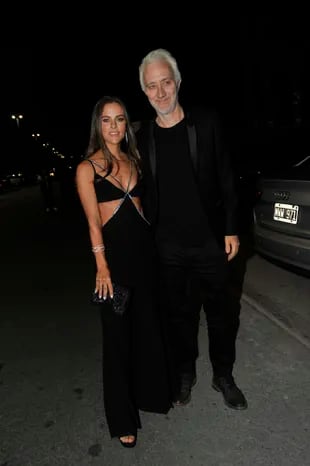 Andy Kusnetzoff y su pareja, la productora Florencia Suárez, apostaron al negro con algunos detalles en sus outfits
