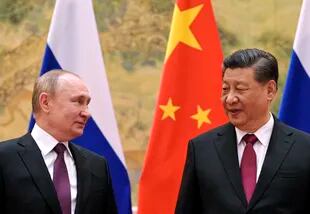 El presidente chino, Xi Jinping y el presidente ruso, Vladimir Putin, durante su reunión del 4 de febrero de 2022 en Beijing, China