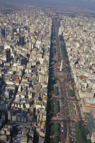 Una vista aérea de la avenida 9 de Julio, en el año 2000