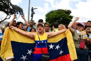 Marchas en Venezuela: exigen a los militares que dejen de apoyar a Maduro