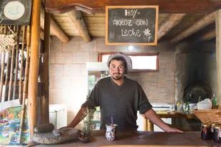 Raúl Puel, ayudó activamente en la construcción del restaurante y trabaja junto a Alberto.