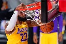 La NBA. LeBron James volvió a lucirse y los Lakers están a un paso del título