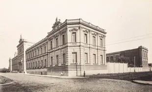 Seminario metropolitano, un edificio monumental que se construyó en los primeros años del barrio.
Cortesia  Revista Devoto, Diego Cabales y Alejandro Guindani.