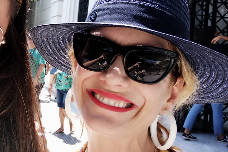 Una actriz de Grey's Anatomy pasea por Buenos Aires y sus fans enloquecen