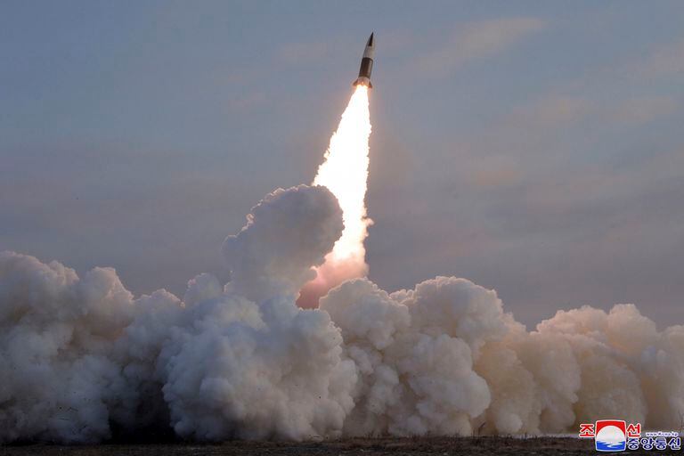 Por qué Corea del Norte ha lanzado tantos misiles en el último mes